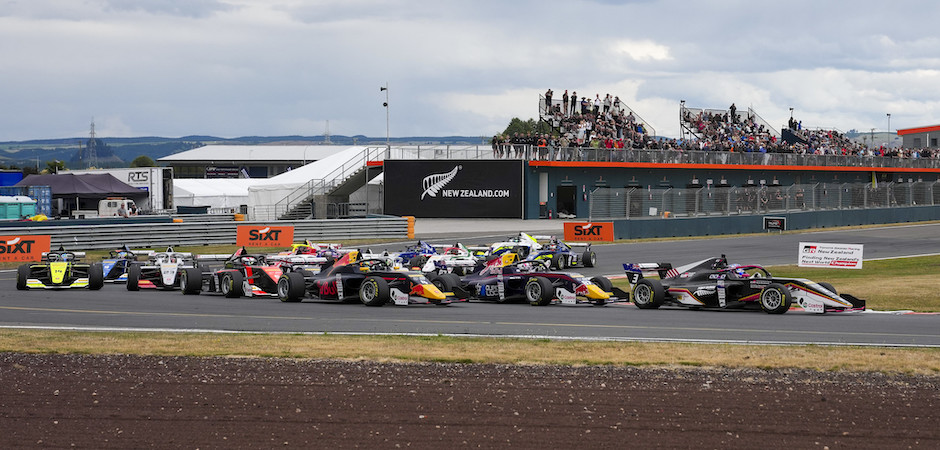 Zack R1 win taupo (940 x 450)