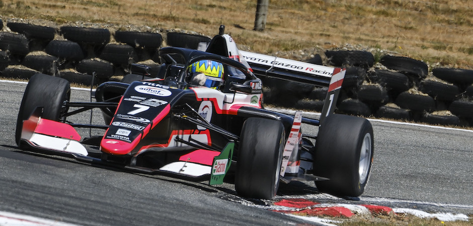 Wurz Teretonga pole (940 x 450)