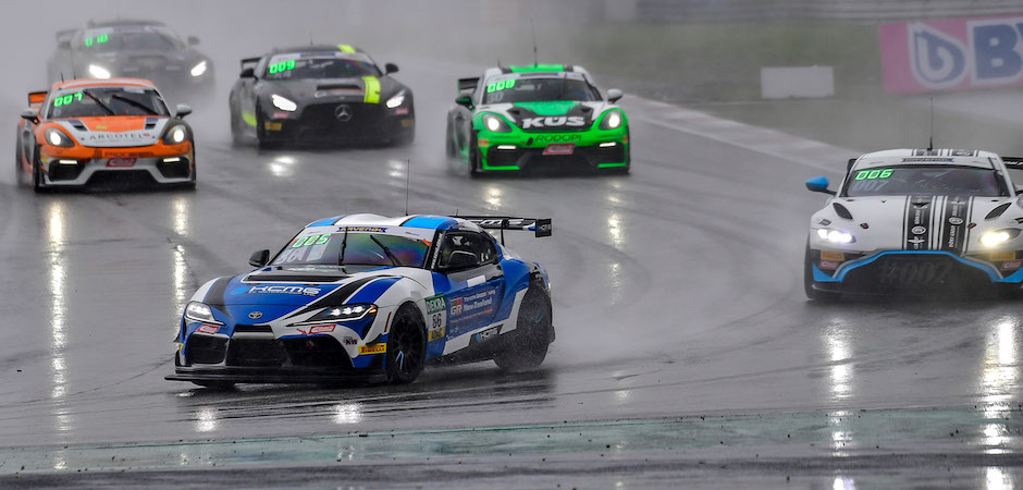 Race 2 (940 x 450)