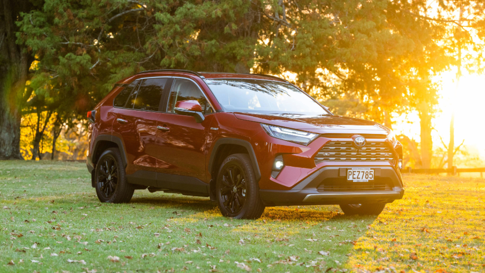 Changing-consumer-behaviour-boosts-Toyota-RAV4-into-top-position-960x540