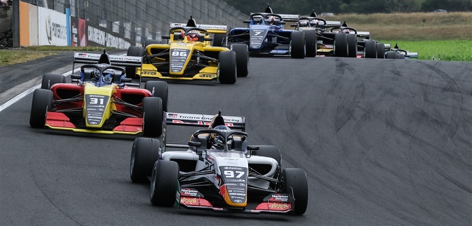 Race 2 (940 x 450)