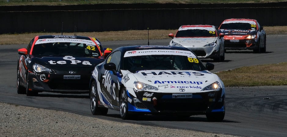 Hunter Ruapuna Race 1 in (940 x 450)
