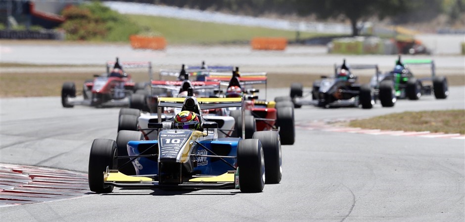 Liam Lawson makes his getaway at the first chicane. (940 x 450)