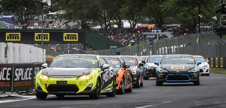 a Calendar andSupercars (940 x 450)