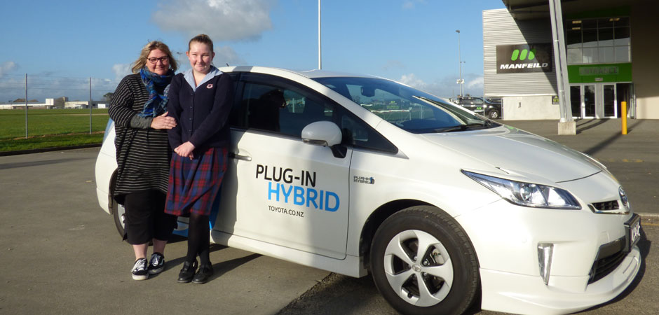 Training-future-drivers-with-electric-hybrids_HERO_940x450