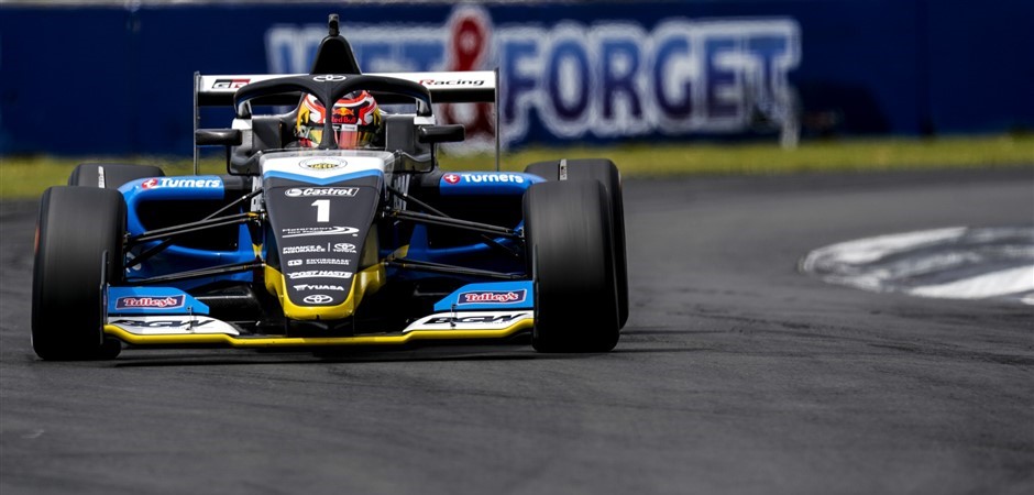 Lawson pole position (940 x 450)