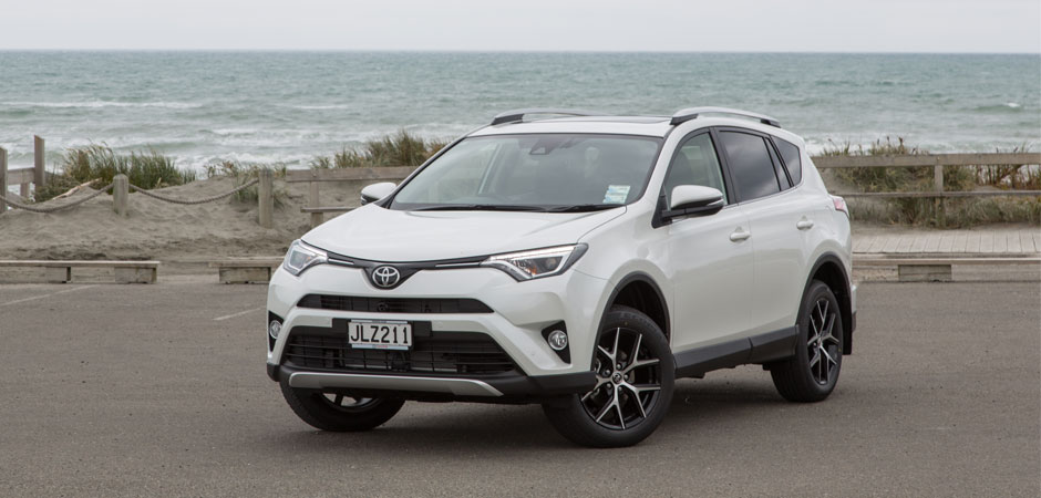 Latest-Toyota-RAV4-hits-the-ground-running_940x450